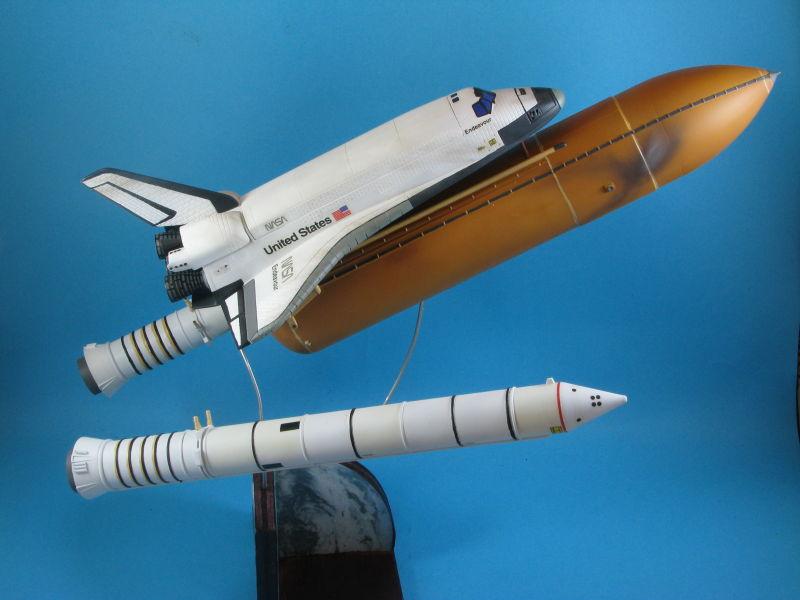 Lindberg NASA Space Shuttle Snap Fit 1:200 Model Kit # 72566 