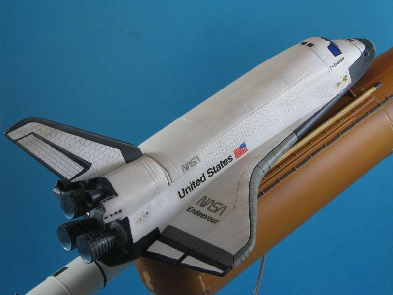 UNBUILT Lindberg Snap Fit Space Shuttle Moveable Canadarm & Bay Doors 10.5" Tall 