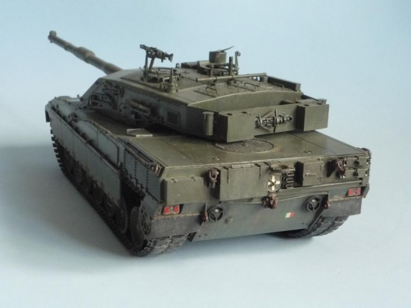 Italian MBT C1 Ariete in 1/35th scale - 1/35 Trumpeter - iModeler