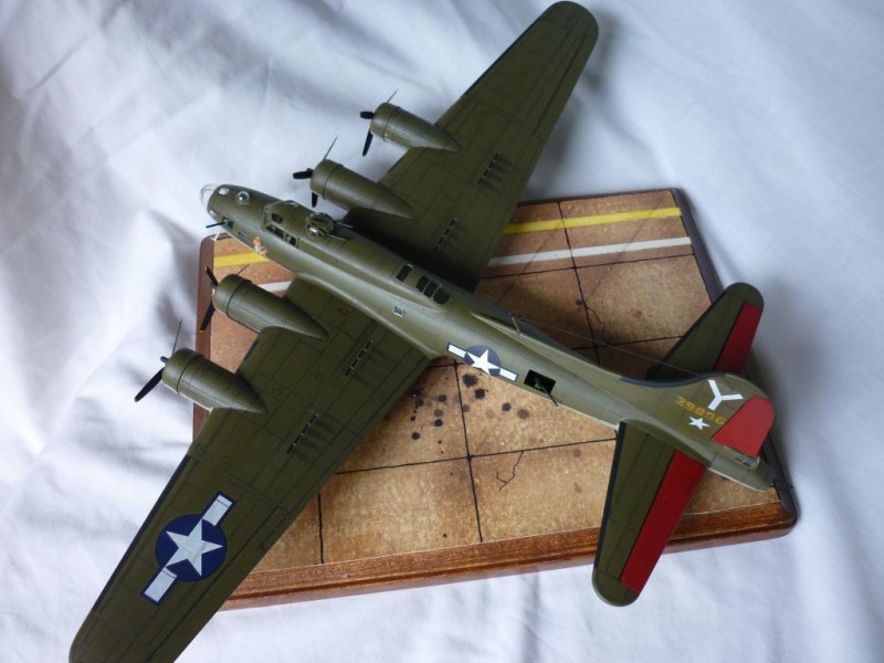 Academy 1/72 B-17F - B-17 - IModeler