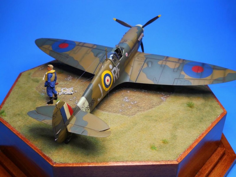 Achtung, Spitfire! - 1/32 Revell - iModeler