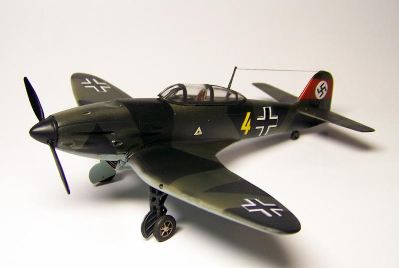 NEU RS Model 1:72 Heinkel He-112 B Luftwaffe und Rumänien Plastik
