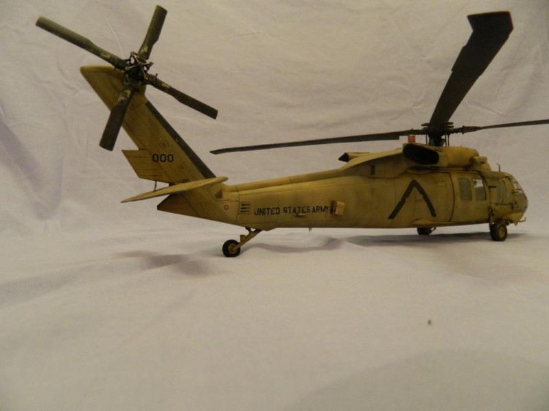 1/35 Academy UH-60L Black Hawk Desert Storm - UH-60 - iModeler