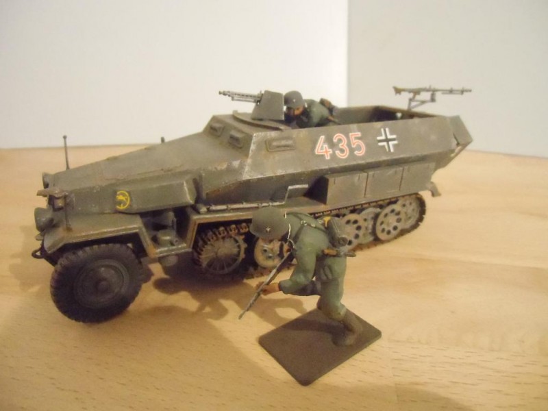 Tamiya 1/35 Hanomag - Sd.Kfz. 251 - iModeler