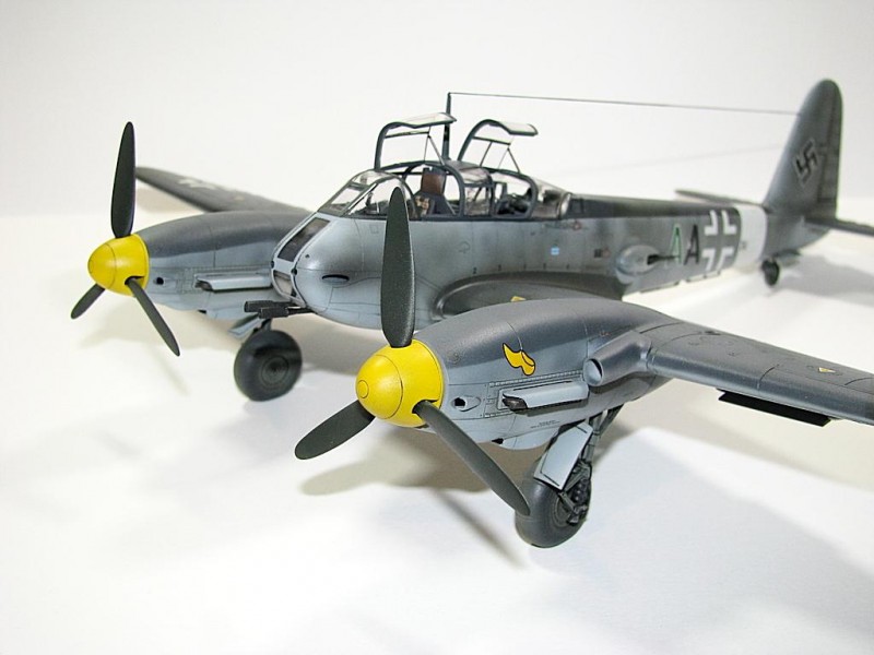 1/48 Revell Messerschmitt Me-410B-2/R-2 - Me 410 - iModeler