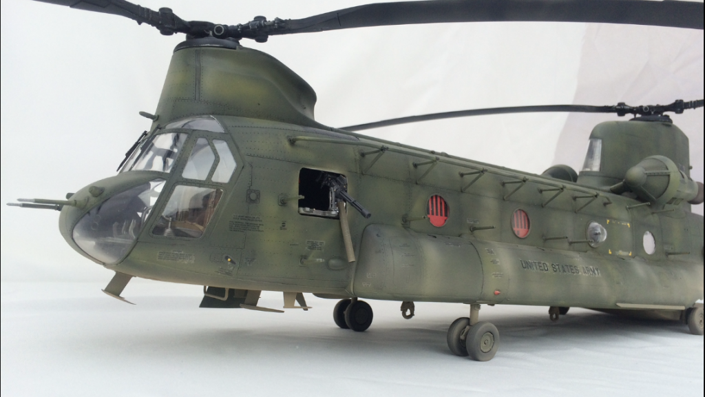 Trumpeter 1/35 05105 CH-47D Chinook Helicopter