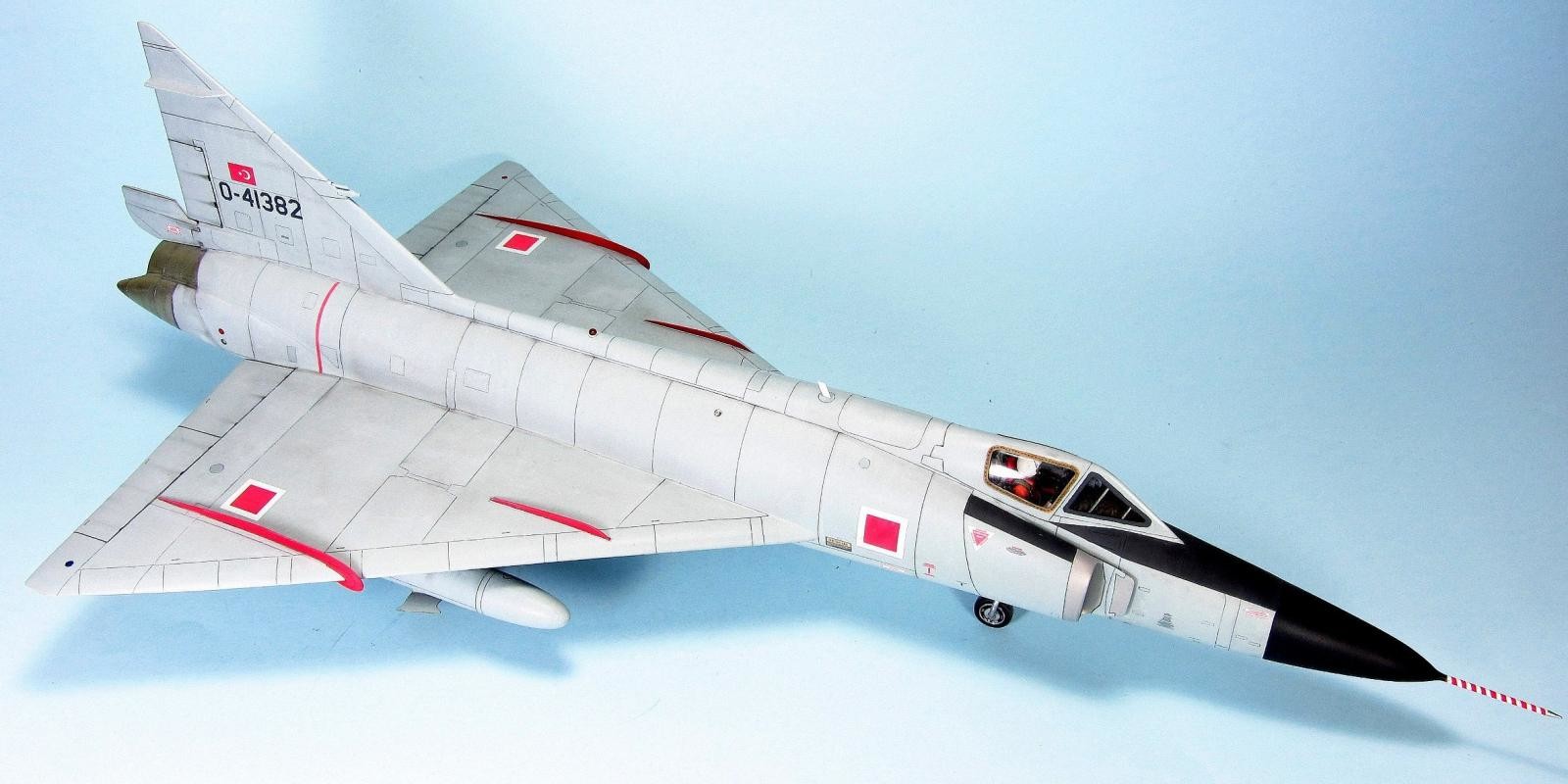 Модель самолеты видео. Модель из картона f-102 Delta Dagger. Модель 1/48. Сборная модель f-102. Самолет 3d модель.
