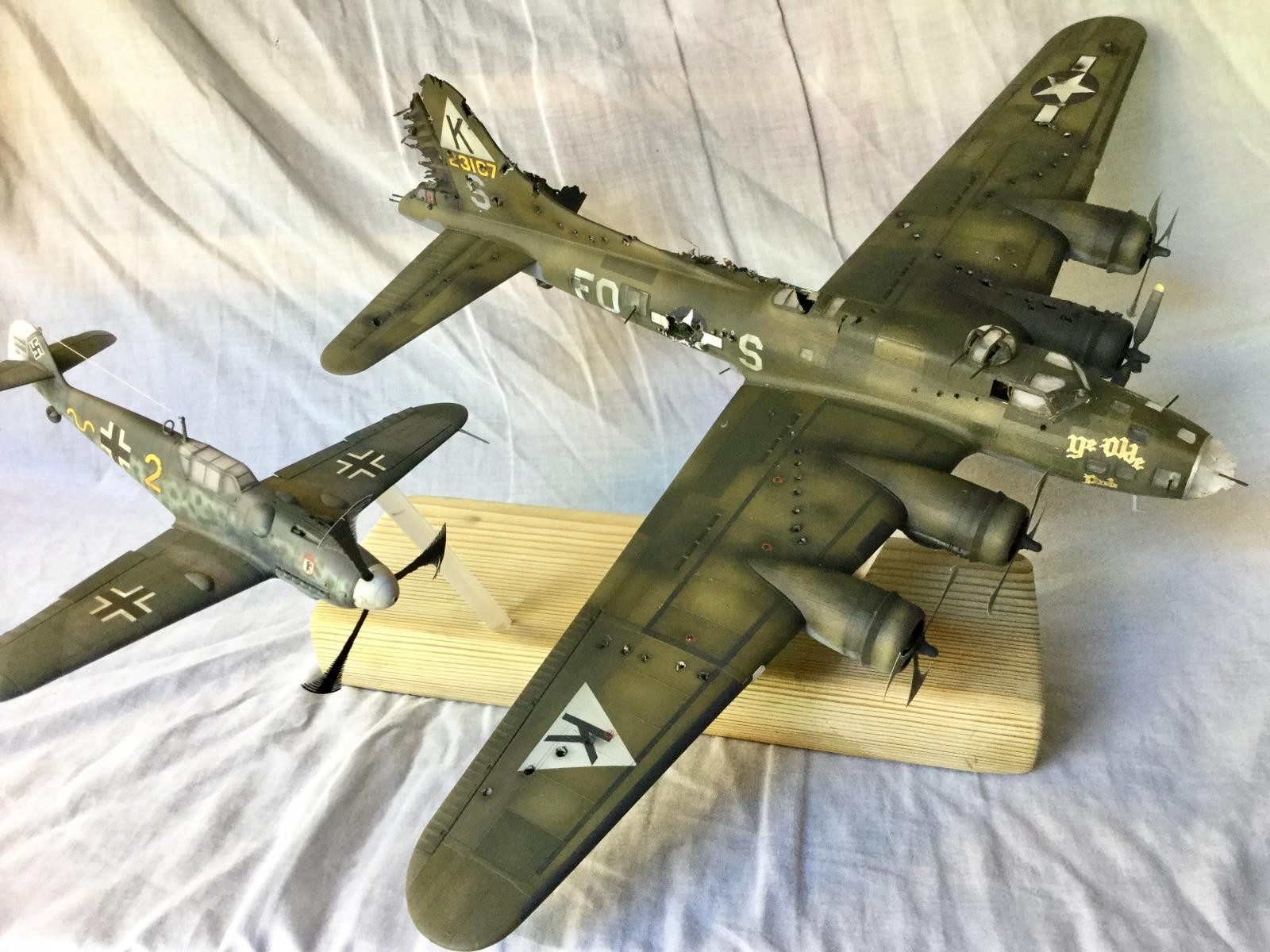 Штиглер браун. B17 Франц Стиглер. B17 Чарльз Браун. Bf 109 Франца Штиглера. B 17 И bf 109.