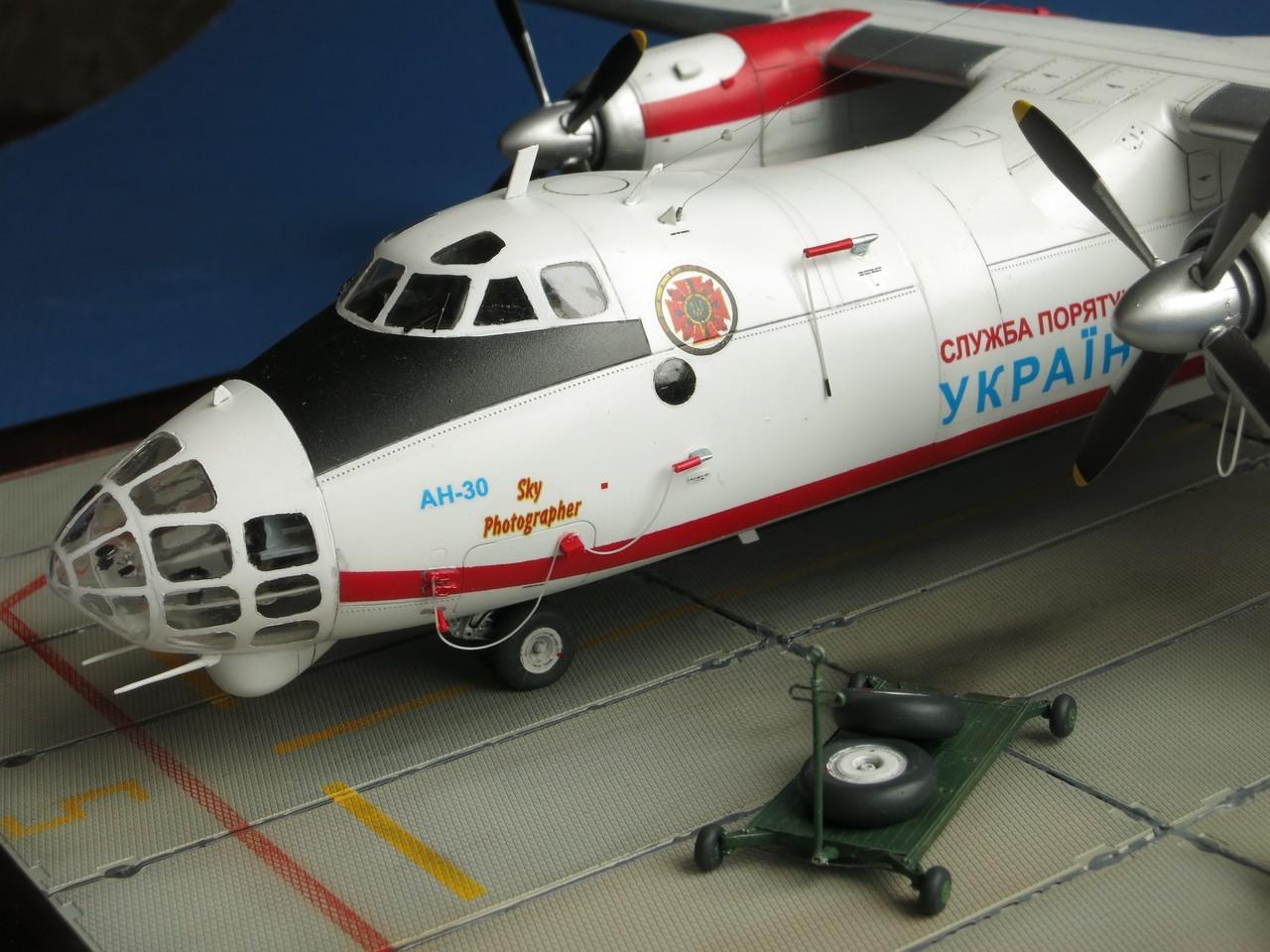 An-30, Amodel, 1/72, Ukraine Rescue Service - Antonov - iModeler