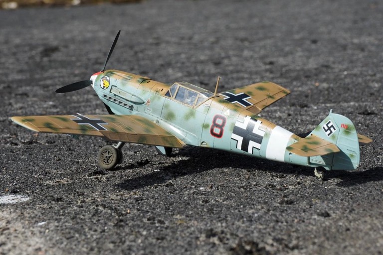 Messerschmitt Bf 109 E-7 Trop 1/48 - Airbum Emil Tamiya - iModeler