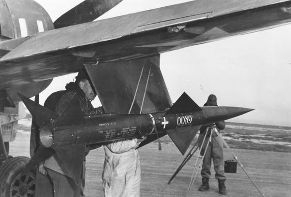 F6F-5K Hellcat + XAAM-N-2 Sparrow I (1/144 Platz) - Grumman - iModeler