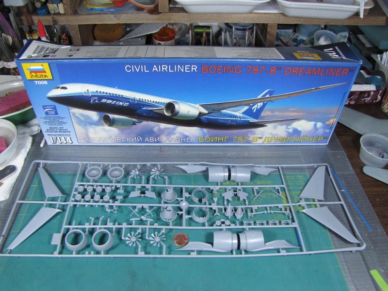Zvezda 7008 BOEING 787-8 DREAMLINER Civil Airlines Model Kit 1:144 