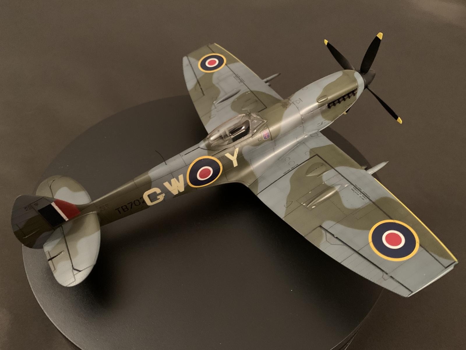 Model Kit 1/32 Aircraft Spitfire MK XVIe Landing Flaps Eduard for Tamiya 32292 for sale online 