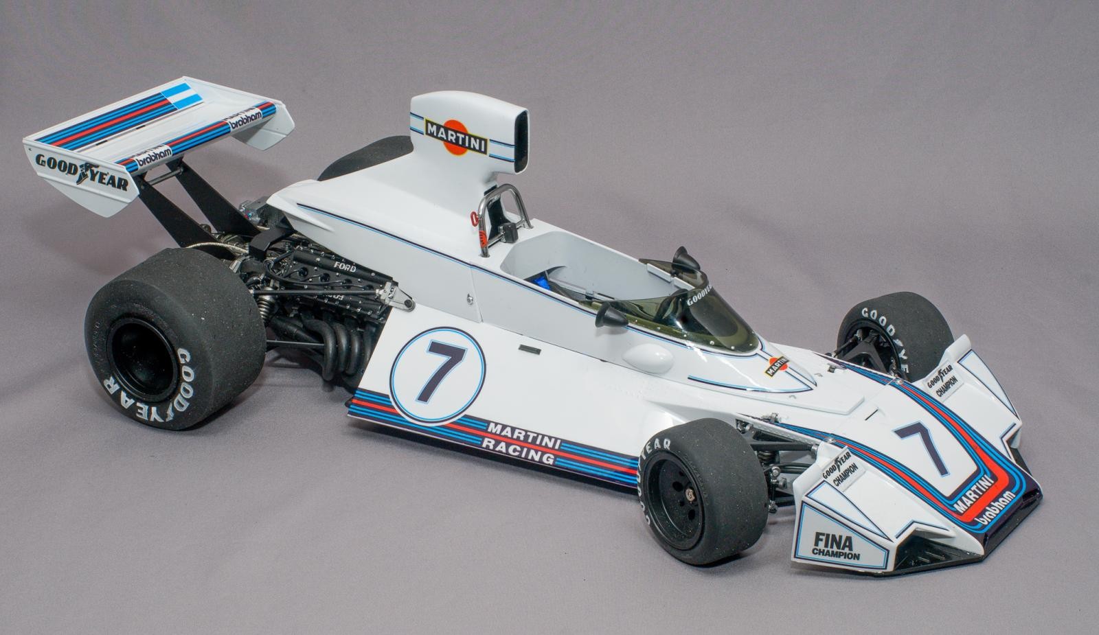 Tamiya 1/12 Scale Martini Brabham BT44B Formula 1 Car Unboxing and Review 