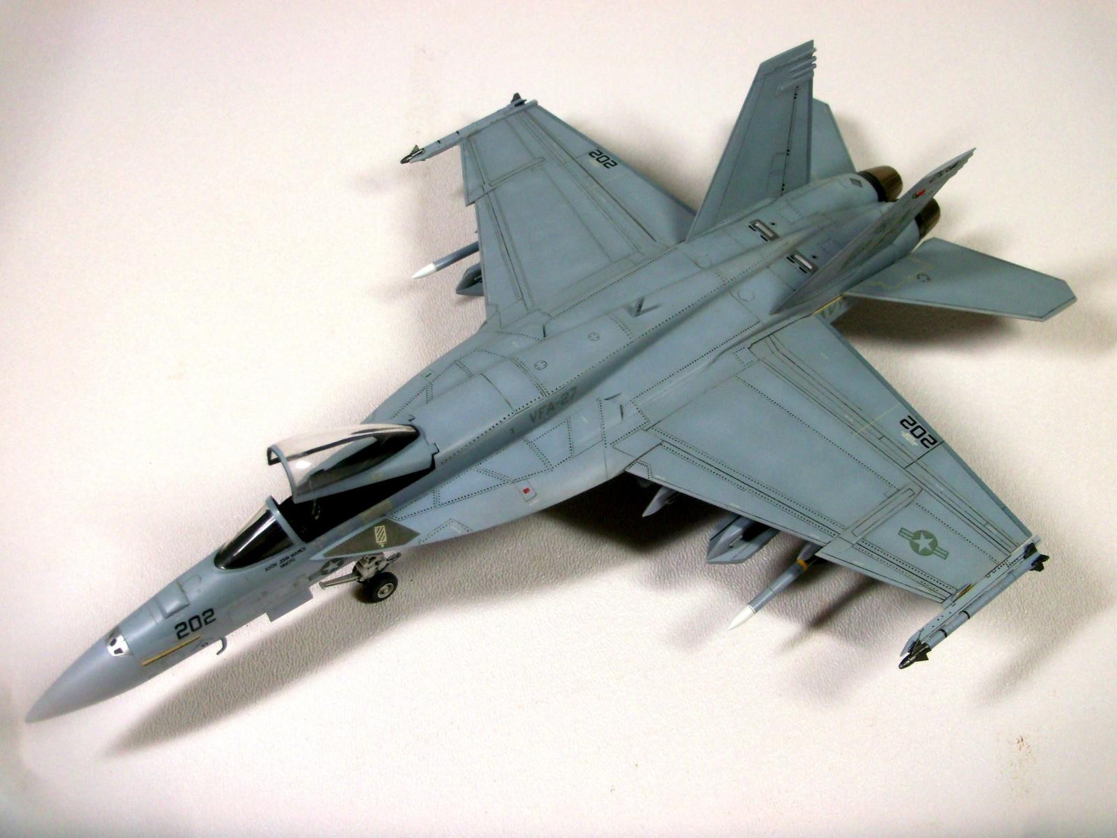 Hasegawa 1:72 Scale F/A-18E Super Hornet Model Kit