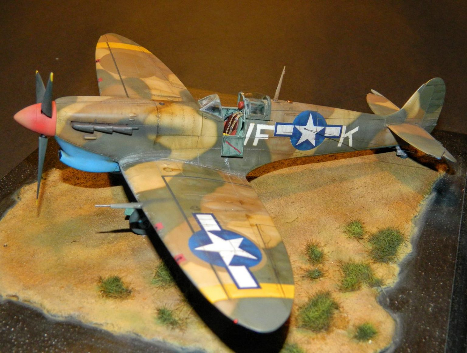 SPITFIRE MK V B Trop - 1/48 Hasegawa - IModeler