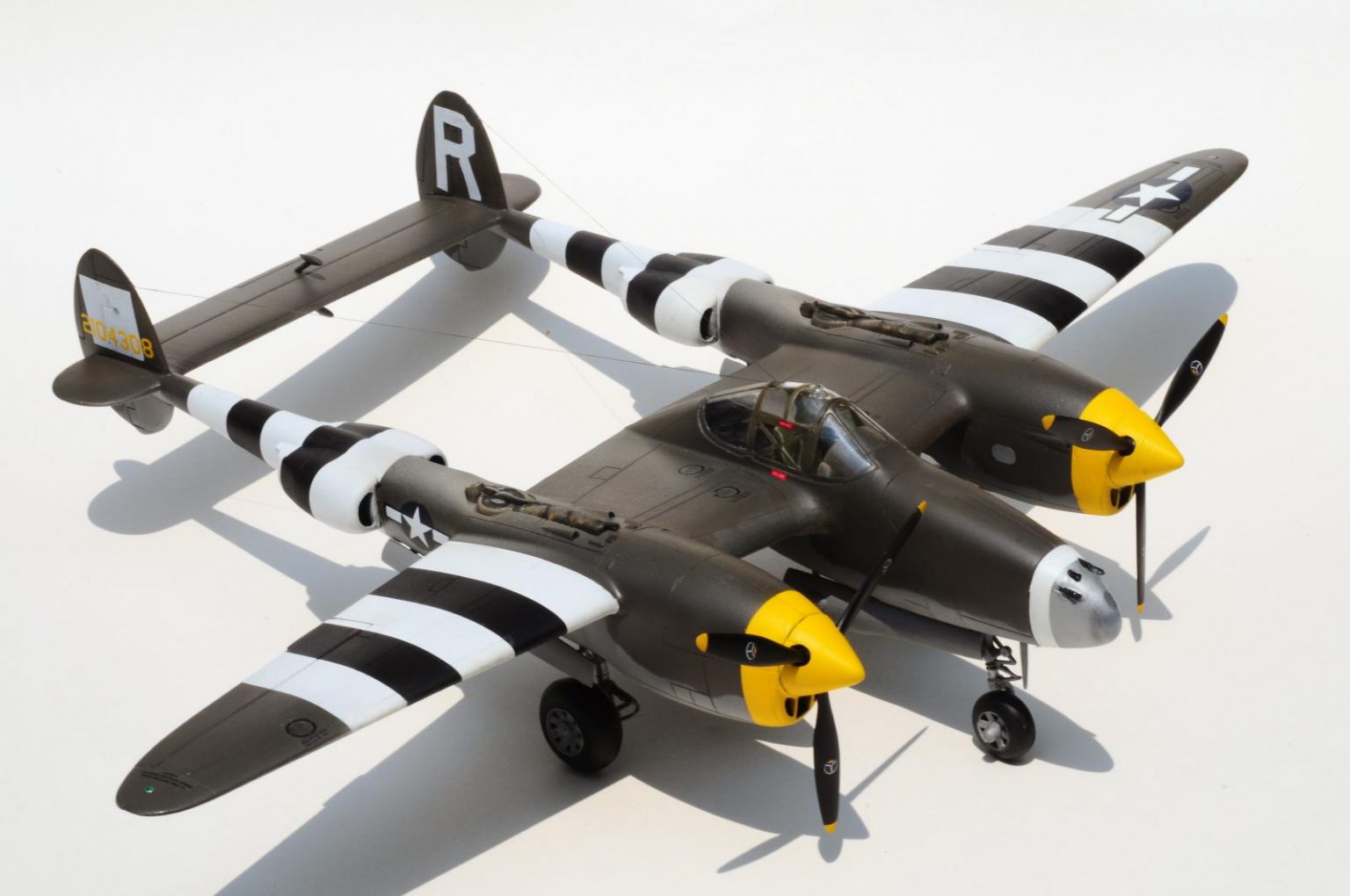 Classic Revell 1/32 P-38J Rescue Kit - Vintage - iModeler