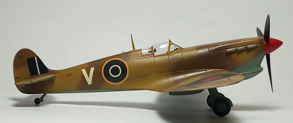 1/48 Beautiful Painted Assemble Fighter Model War-II British Spitfire Fighter 