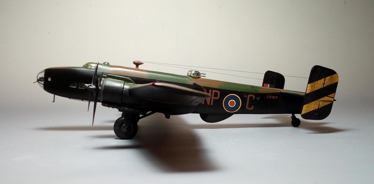 Airfix 1/72 Halifax B.III - Handley Page Vintage - IModeler