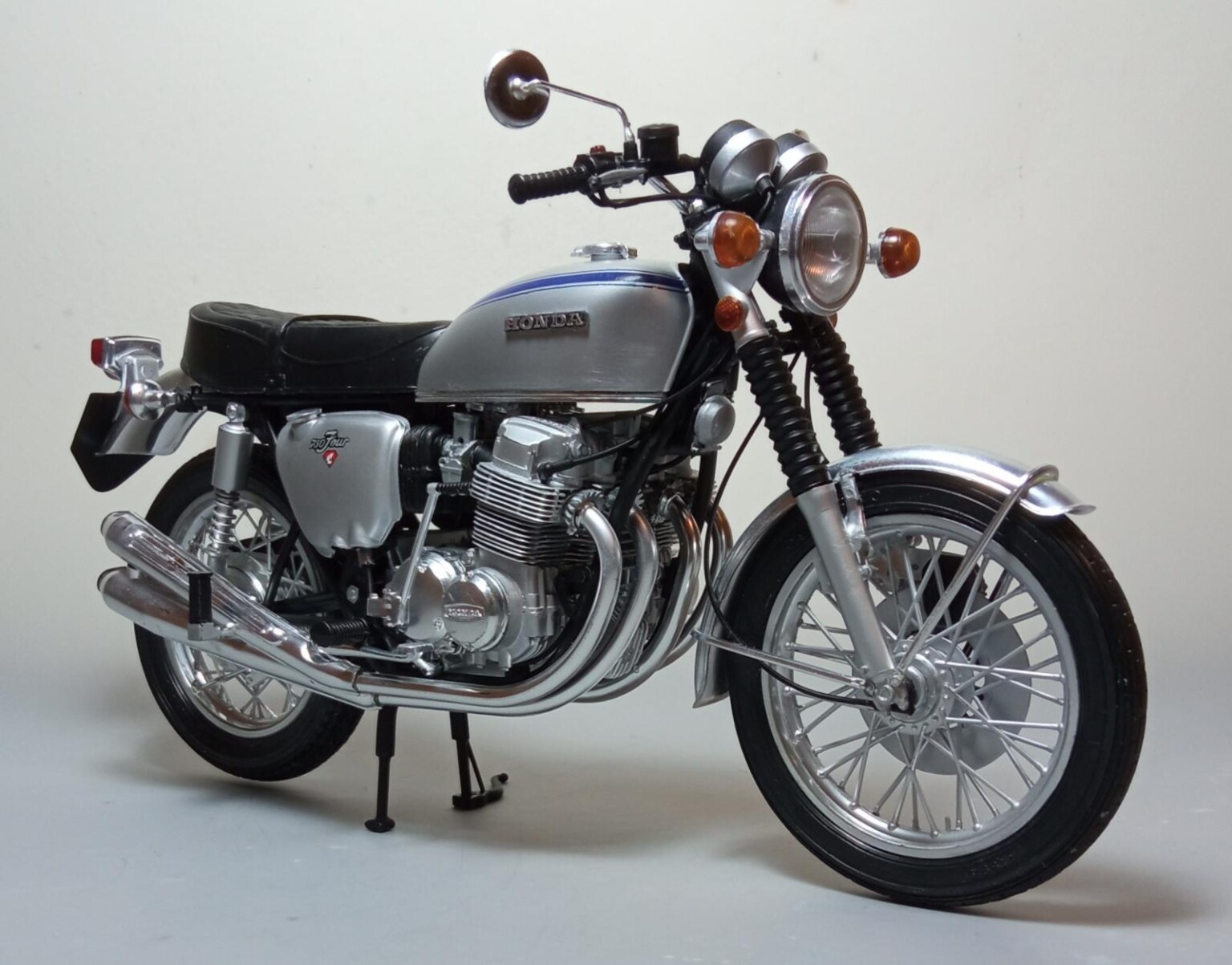 Heller 1/8 Honda CB750 - Motorcycles GB - iModeler